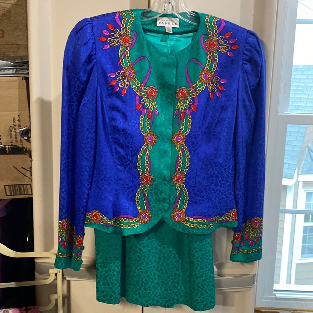 Beautiful 2 piece Adriana Papéll skirt & top.